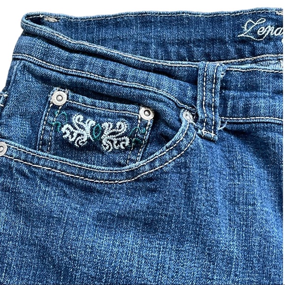ZENA JEANS denim shorts embroidered accents women's size 6 - Picture 3 of 10